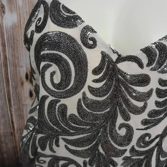 1. State dress - Picture 2 of 6